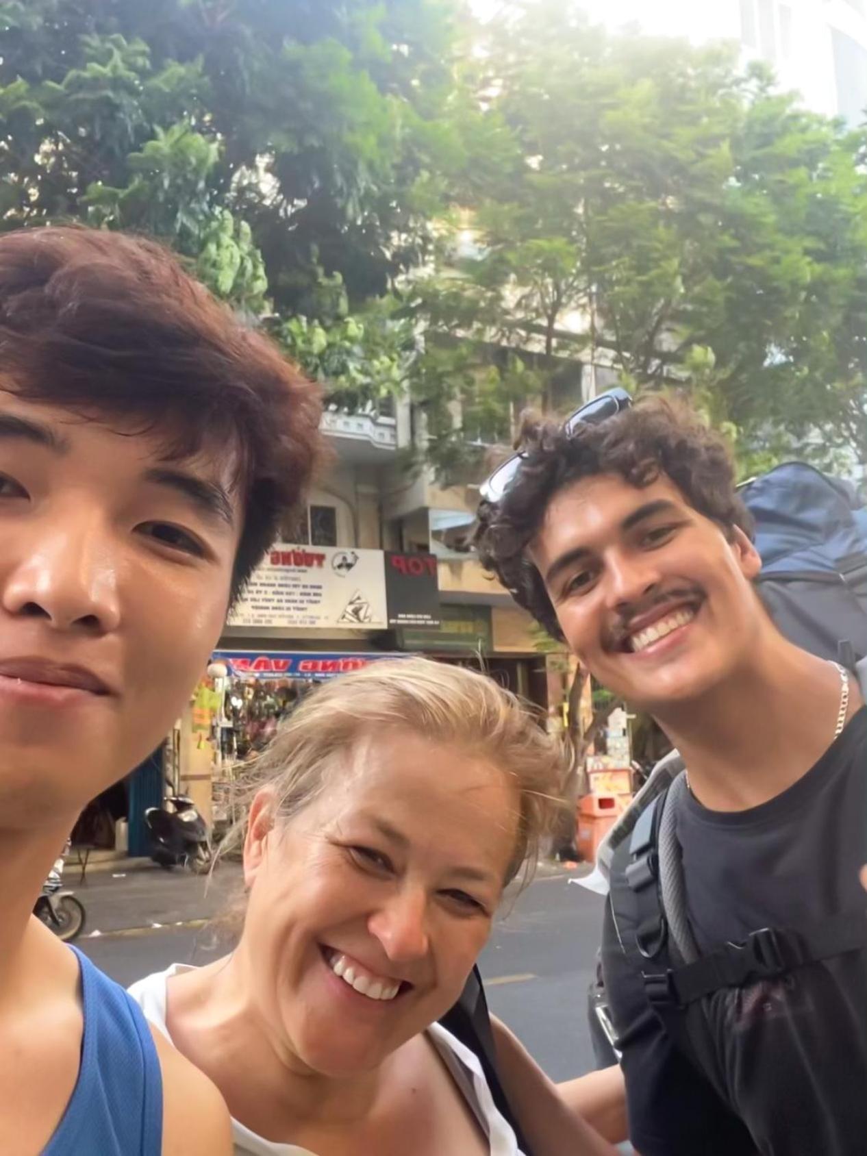 הו צ'י מין סיטי A Little Saigon Hotel - Bui Vien Walking Street מראה חיצוני תמונה