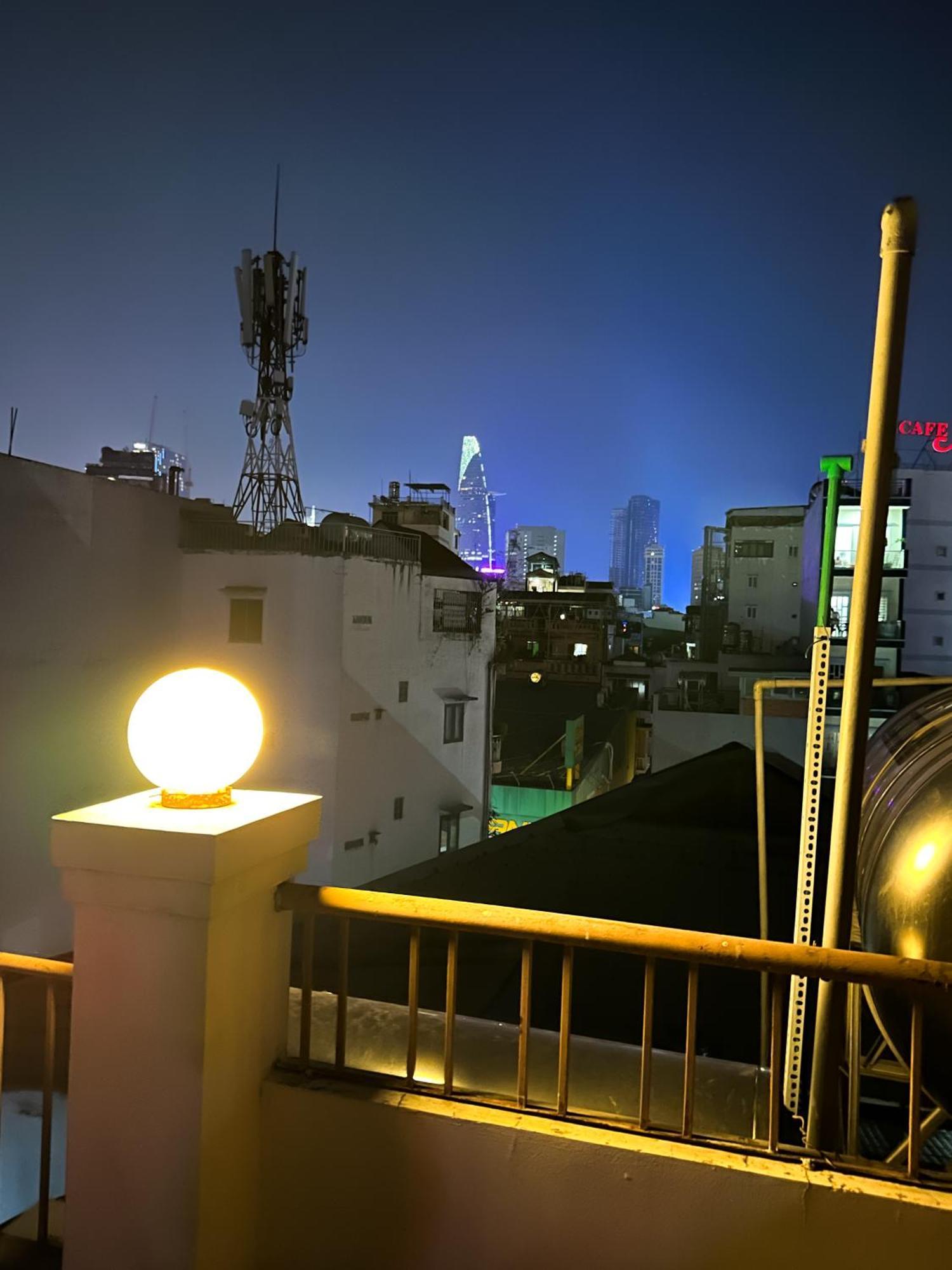 הו צ'י מין סיטי A Little Saigon Hotel - Bui Vien Walking Street מראה חיצוני תמונה